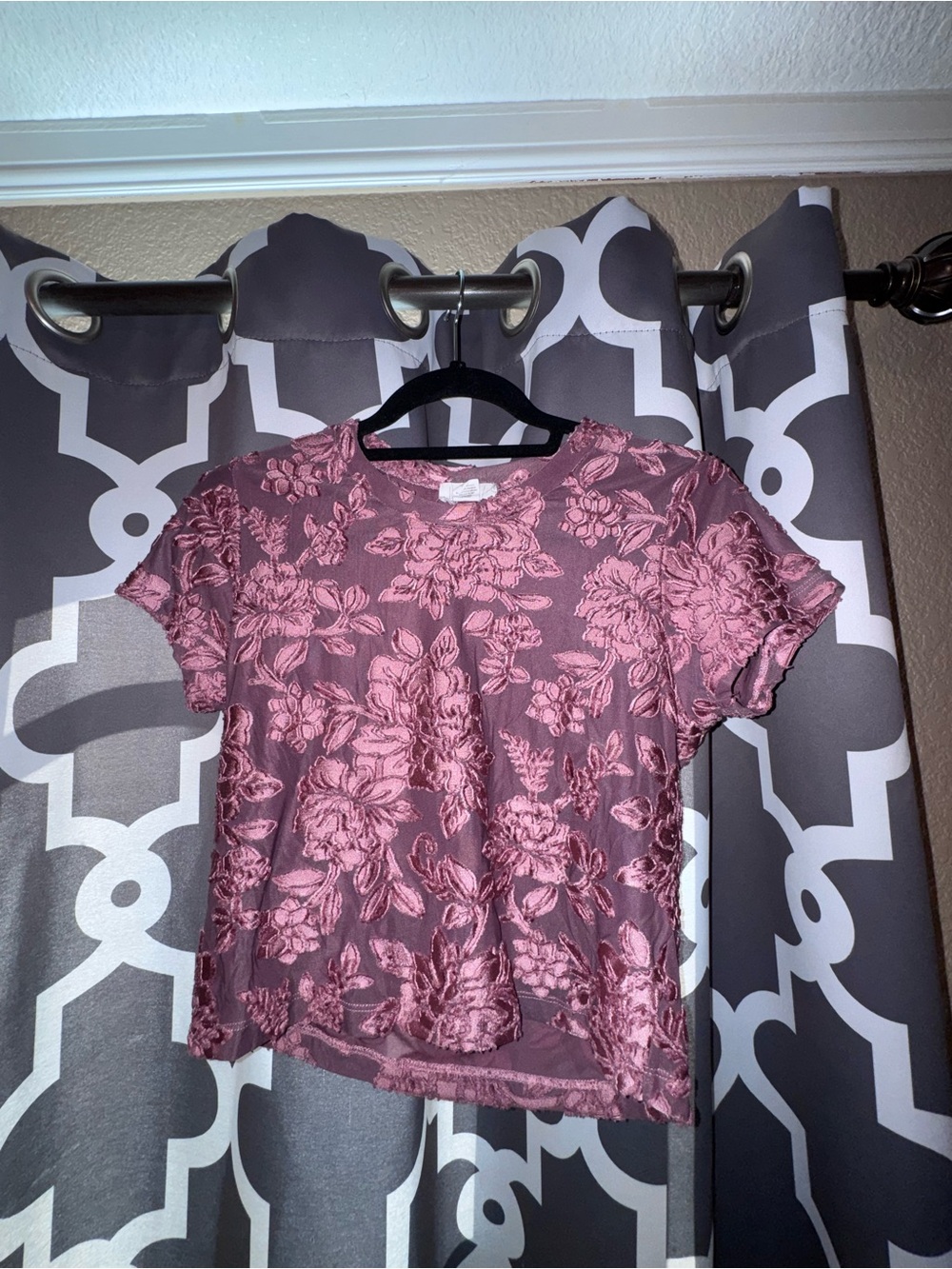 Tilly's Dusty Rose Floral Crop Top